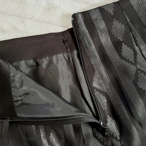 H & M Black matte sequin mini skirt size 2 - Picture 6 of 8